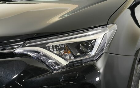 Toyota RAV4, 2018 год, 2 400 000 рублей, 23 фотография