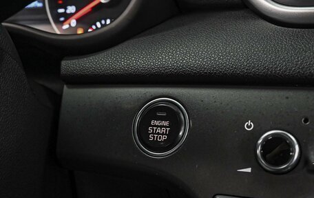 KIA Sportage IV рестайлинг, 2018 год, 2 439 000 рублей, 21 фотография