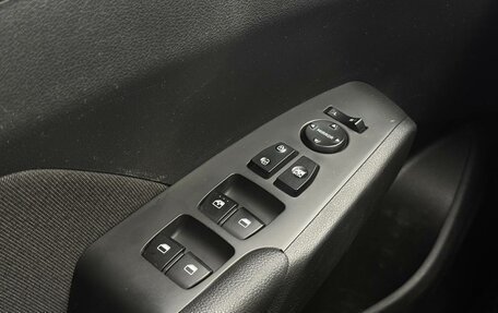 Hyundai Solaris II рестайлинг, 2019 год, 1 370 000 рублей, 23 фотография