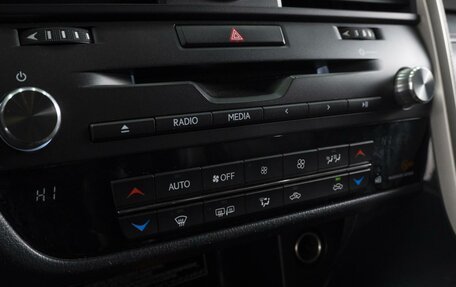 Lexus RX IV рестайлинг, 2016 год, 3 090 000 рублей, 17 фотография