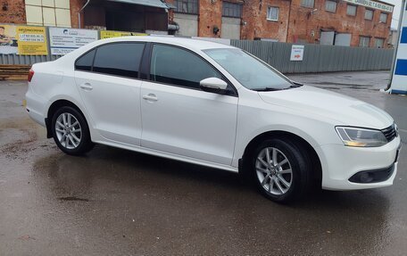 Volkswagen Jetta VI, 2011 год, 660 000 рублей, 1 фотография