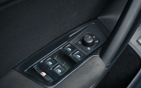 Volkswagen Tiguan II, 2020 год, 2 249 000 рублей, 10 фотография