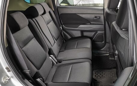 Mitsubishi Outlander III рестайлинг 3, 2015 год, 1 799 000 рублей, 7 фотография