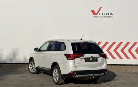 Mitsubishi Outlander III рестайлинг 3, 2016 год, 1 850 000 рублей, 3 фотография