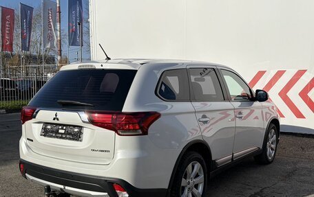 Mitsubishi Outlander III рестайлинг 3, 2016 год, 1 850 000 рублей, 5 фотография