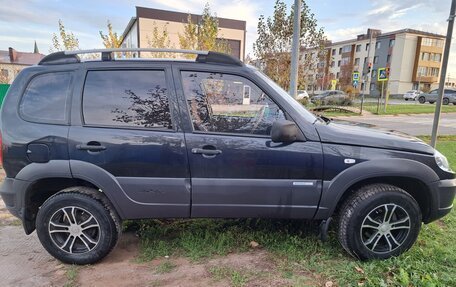 Chevrolet Niva I рестайлинг, 2011 год, 400 000 рублей, 3 фотография