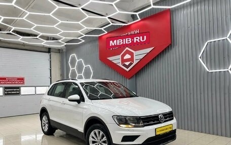 Volkswagen Tiguan II, 2018 год, 2 050 000 рублей, 2 фотография