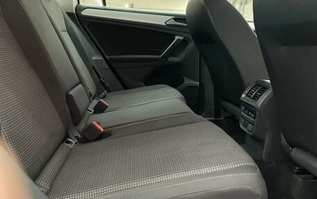 Volkswagen Tiguan II, 2018 год, 2 050 000 рублей, 22 фотография