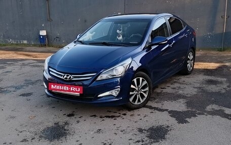 Hyundai Solaris II рестайлинг, 2015 год, 800 000 рублей, 8 фотография
