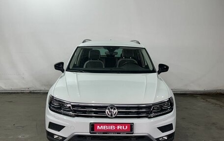 Volkswagen Tiguan II, 2019 год, 2 790 000 рублей, 2 фотография
