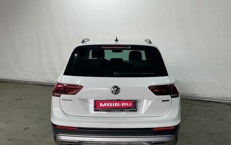 Volkswagen Tiguan II, 2019 год, 2 790 000 рублей, 5 фотография
