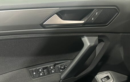 Volkswagen Tiguan II, 2019 год, 2 790 000 рублей, 17 фотография
