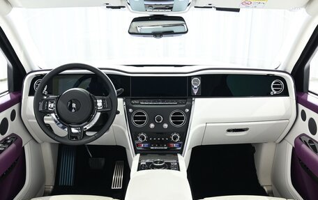 Rolls-Royce Cullinan, 2024 год, 49 900 000 рублей, 8 фотография