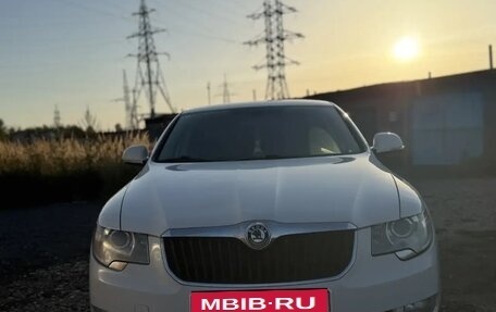 Skoda Superb III рестайлинг, 2012 год, 880 000 рублей, 3 фотография