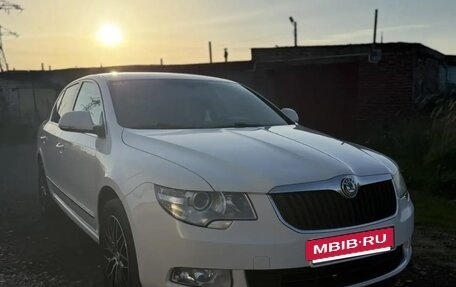 Skoda Superb III рестайлинг, 2012 год, 880 000 рублей, 2 фотография