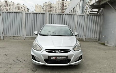 Hyundai Solaris II рестайлинг, 2013 год, 690 000 рублей, 2 фотография