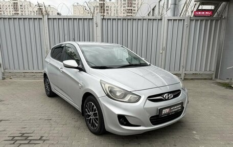 Hyundai Solaris II рестайлинг, 2013 год, 690 000 рублей, 3 фотография