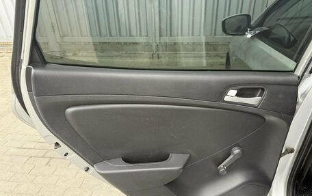 Hyundai Solaris II рестайлинг, 2013 год, 690 000 рублей, 13 фотография