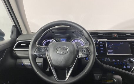 Toyota Camry, 2019 год, 2 590 000 рублей, 17 фотография