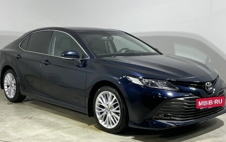 Toyota Camry, 2019 год, 2 590 000 рублей, 4 фотография