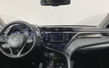 Toyota Camry, 2019 год, 2 590 000 рублей, 18 фотография