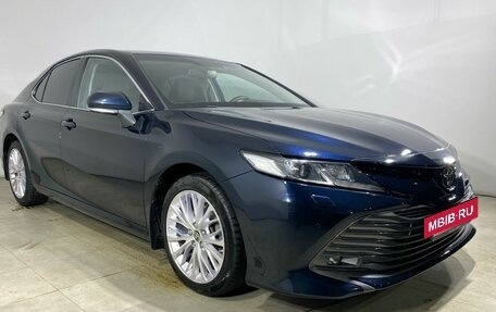 Toyota Camry, 2019 год, 2 590 000 рублей, 15 фотография
