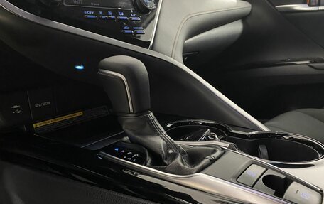 Toyota Camry, 2019 год, 2 590 000 рублей, 19 фотография