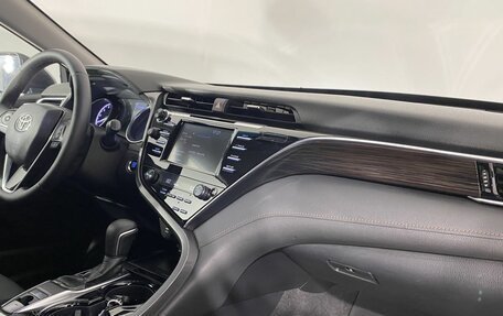 Toyota Camry, 2019 год, 2 590 000 рублей, 20 фотография