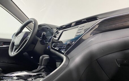 Toyota Camry, 2019 год, 2 590 000 рублей, 24 фотография