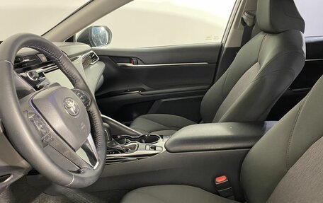 Toyota Camry, 2019 год, 2 590 000 рублей, 22 фотография