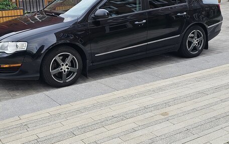 Volkswagen Passat B6, 2005 год, 600 000 рублей, 14 фотография