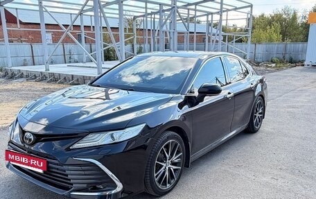 Toyota Camry, 2018 год, 2 480 000 рублей, 2 фотография