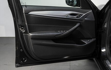 BMW 5 серия, 2018 год, 2 999 000 рублей, 11 фотография