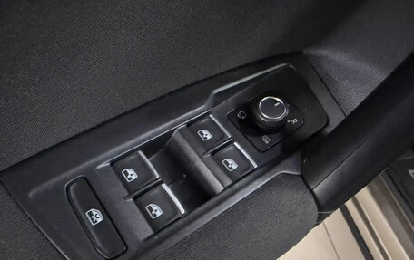 Volkswagen Tiguan II, 2020 год, 2 723 000 рублей, 17 фотография