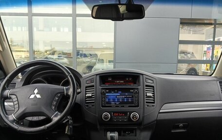 Mitsubishi Pajero IV, 2014 год, 2 199 000 рублей, 10 фотография