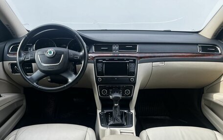 Skoda Superb III рестайлинг, 2012 год, 1 020 000 рублей, 12 фотография