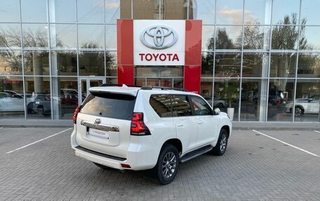 Toyota Land Cruiser Prado 150 рестайлинг 2, 2020 год, 4 850 000 рублей, 5 фотография