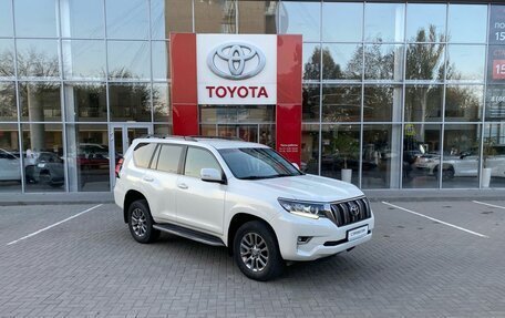 Toyota Land Cruiser Prado 150 рестайлинг 2, 2020 год, 4 850 000 рублей, 3 фотография