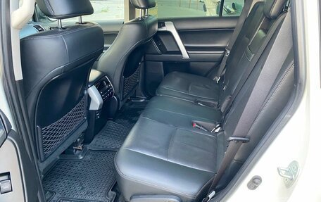 Toyota Land Cruiser Prado 150 рестайлинг 2, 2020 год, 4 850 000 рублей, 13 фотография