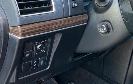Toyota Land Cruiser Prado 150 рестайлинг 2, 2020 год, 4 850 000 рублей, 18 фотография