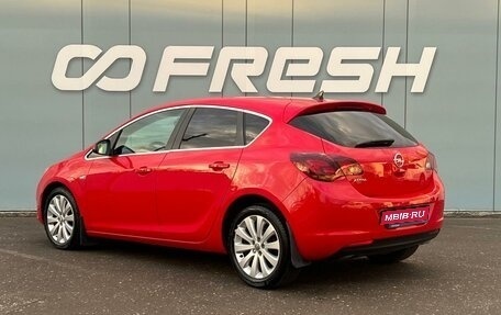 Opel Astra J, 2011 год, 649 000 рублей, 2 фотография