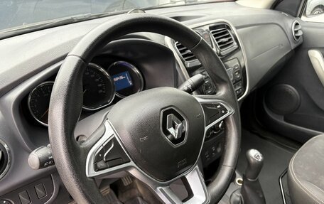 Renault Logan II, 2018 год, 1 009 000 рублей, 32 фотография