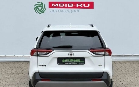 Toyota RAV4, 2020 год, 2 490 000 рублей, 6 фотография