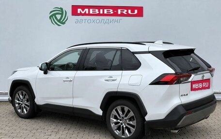 Toyota RAV4, 2020 год, 2 490 000 рублей, 7 фотография