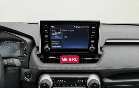 Toyota RAV4, 2020 год, 2 490 000 рублей, 15 фотография