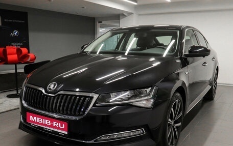 Skoda Superb III рестайлинг, 2025 год, 3 200 000 рублей, 1 фотография