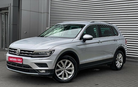 Volkswagen Tiguan II, 2018 год, 3 050 000 рублей, 1 фотография