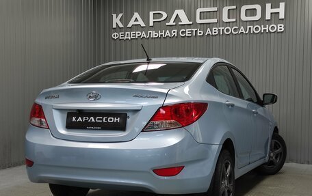 Hyundai Solaris II рестайлинг, 2011 год, 695 000 рублей, 2 фотография