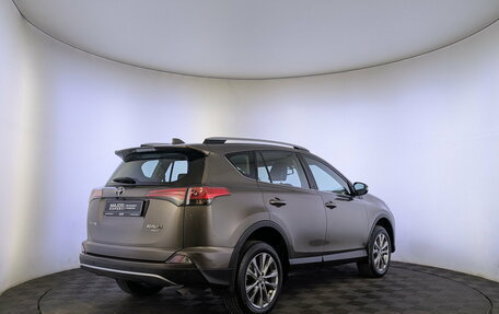 Toyota RAV4, 2018 год, 2 630 000 рублей, 5 фотография
