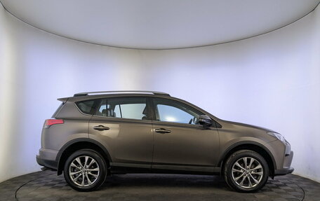 Toyota RAV4, 2018 год, 2 630 000 рублей, 4 фотография